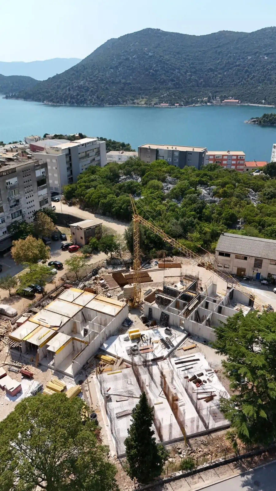 Stambena zgrada – Ploče - Put u svijet Stambena zgrada – Ploče